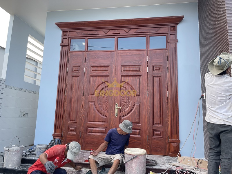 Cửa thép vân gỗ Luxury tại Cam Ranh